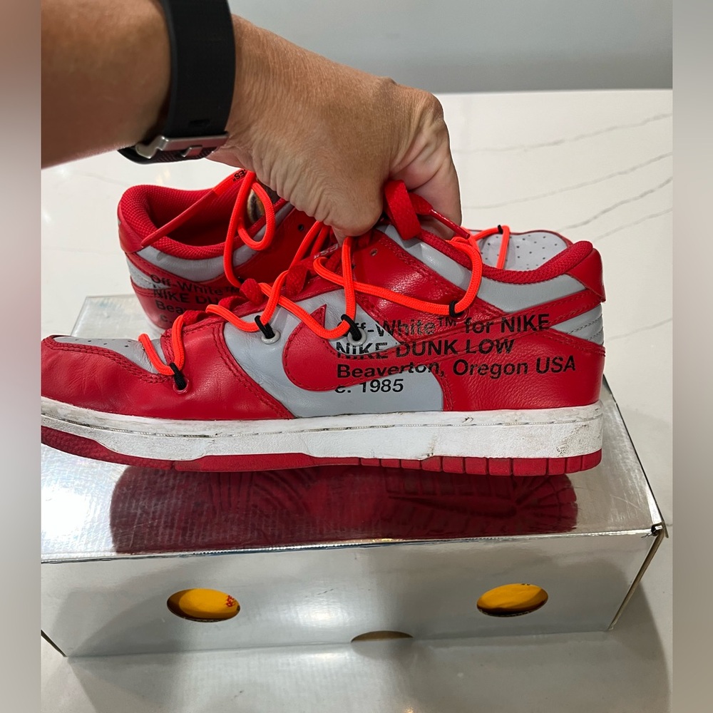 High End Nike Dunk Low-off white dunks with original box and receipt. Mens 7
